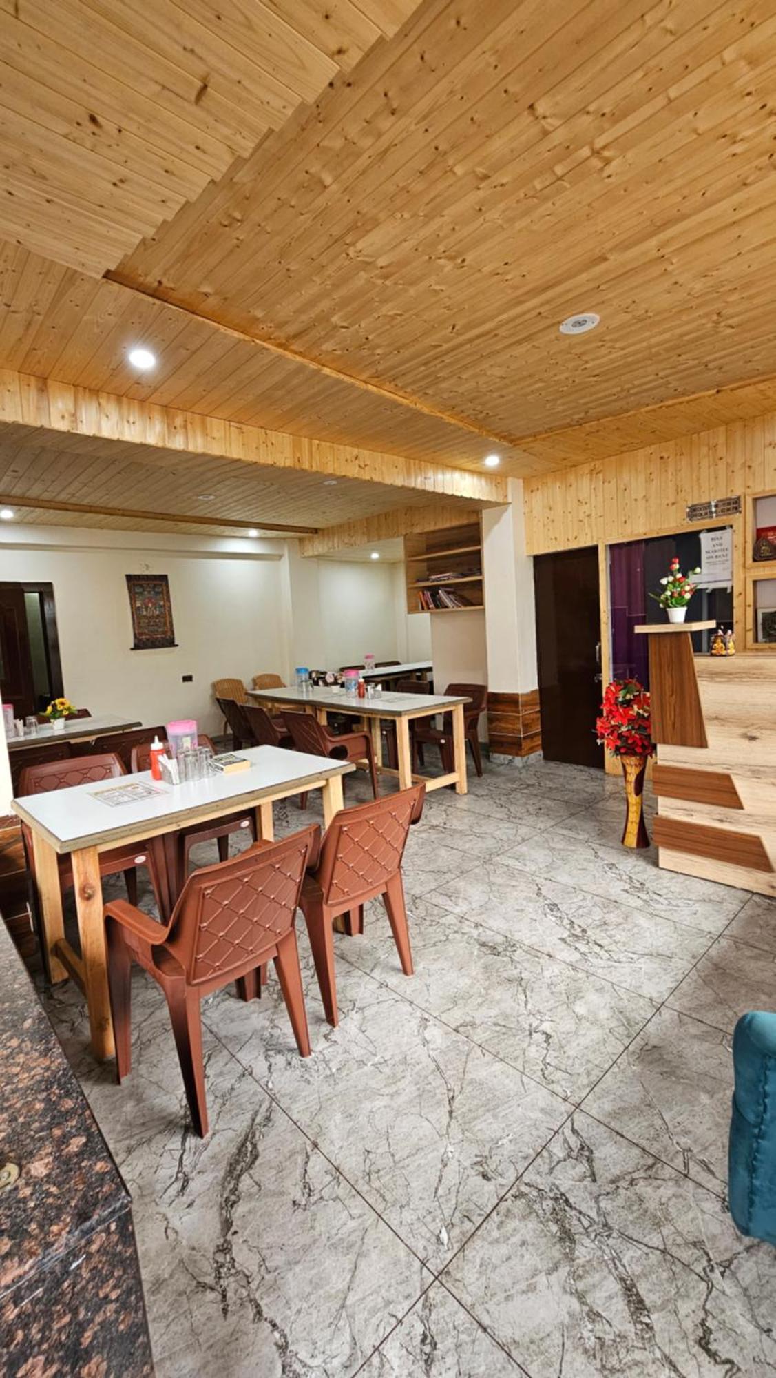 Green View Hotel And Restaurant Мак-Леод-Гейндж Экстерьер фото