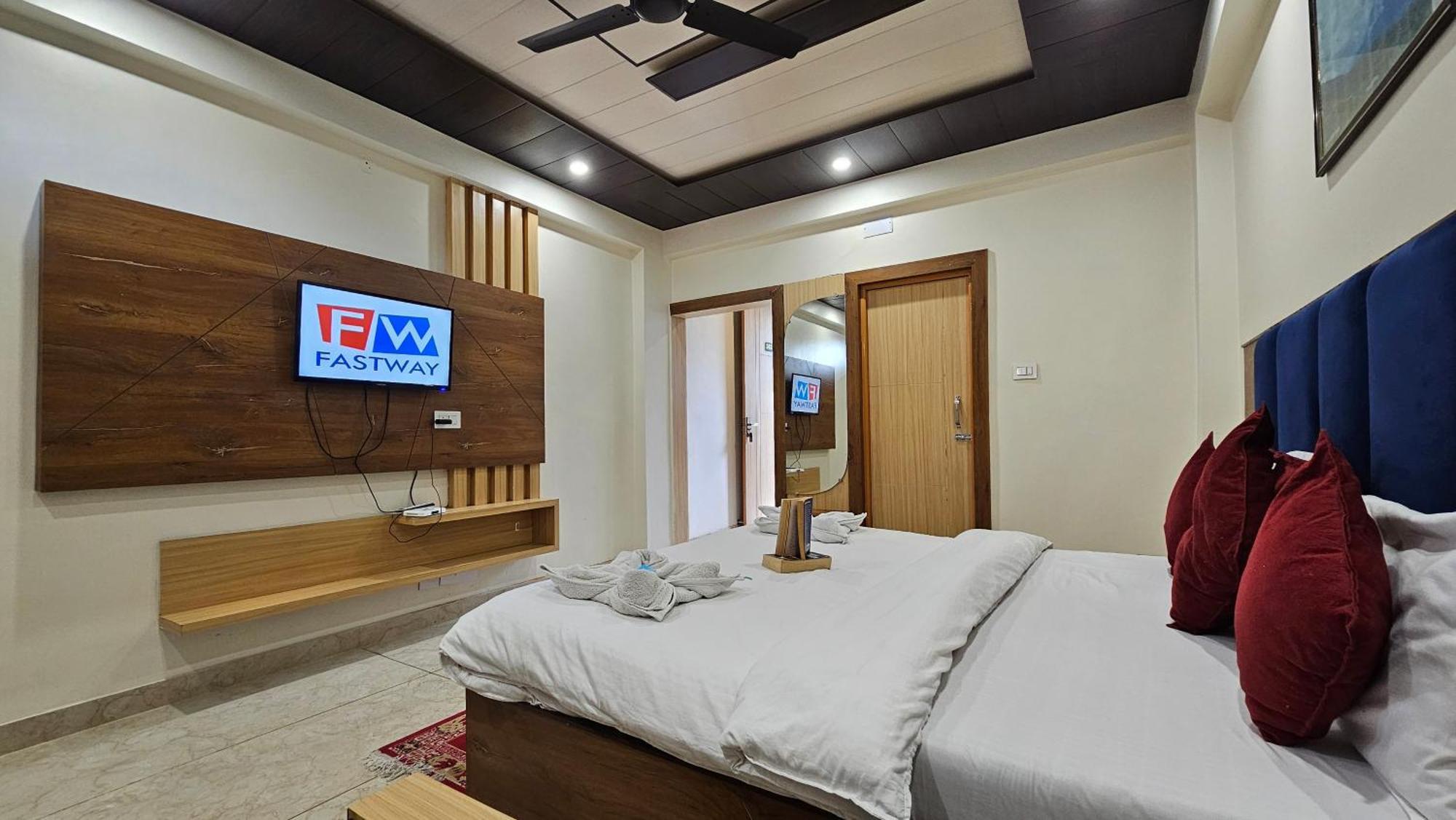 Green View Hotel And Restaurant Мак-Леод-Гейндж Экстерьер фото