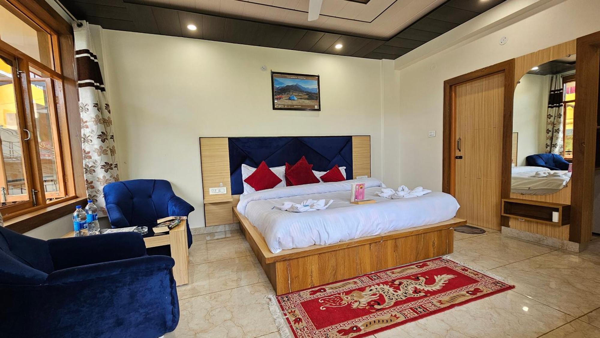 Green View Hotel And Restaurant Мак-Леод-Гейндж Экстерьер фото