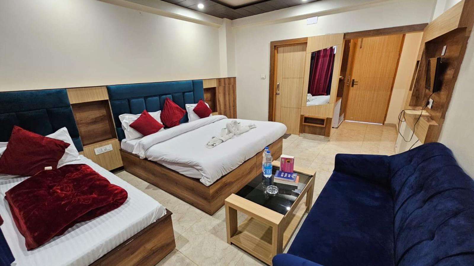 Green View Hotel And Restaurant Мак-Леод-Гейндж Экстерьер фото